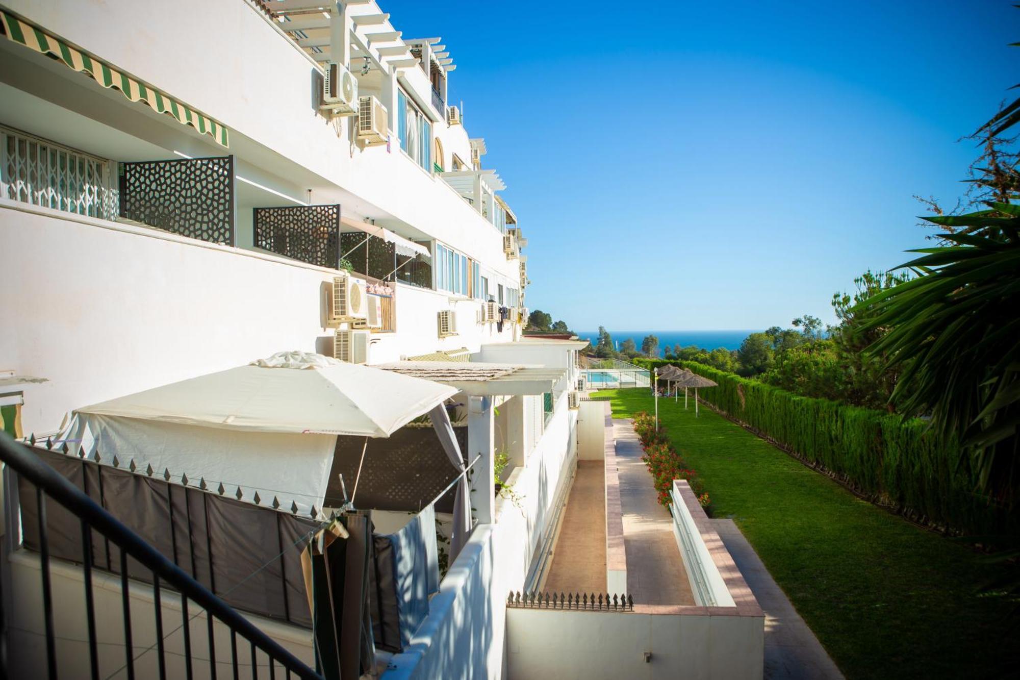 Benalhome - Tu Hogar Con Terraza Y Ducha Exterior Benalmádena Exterior photo