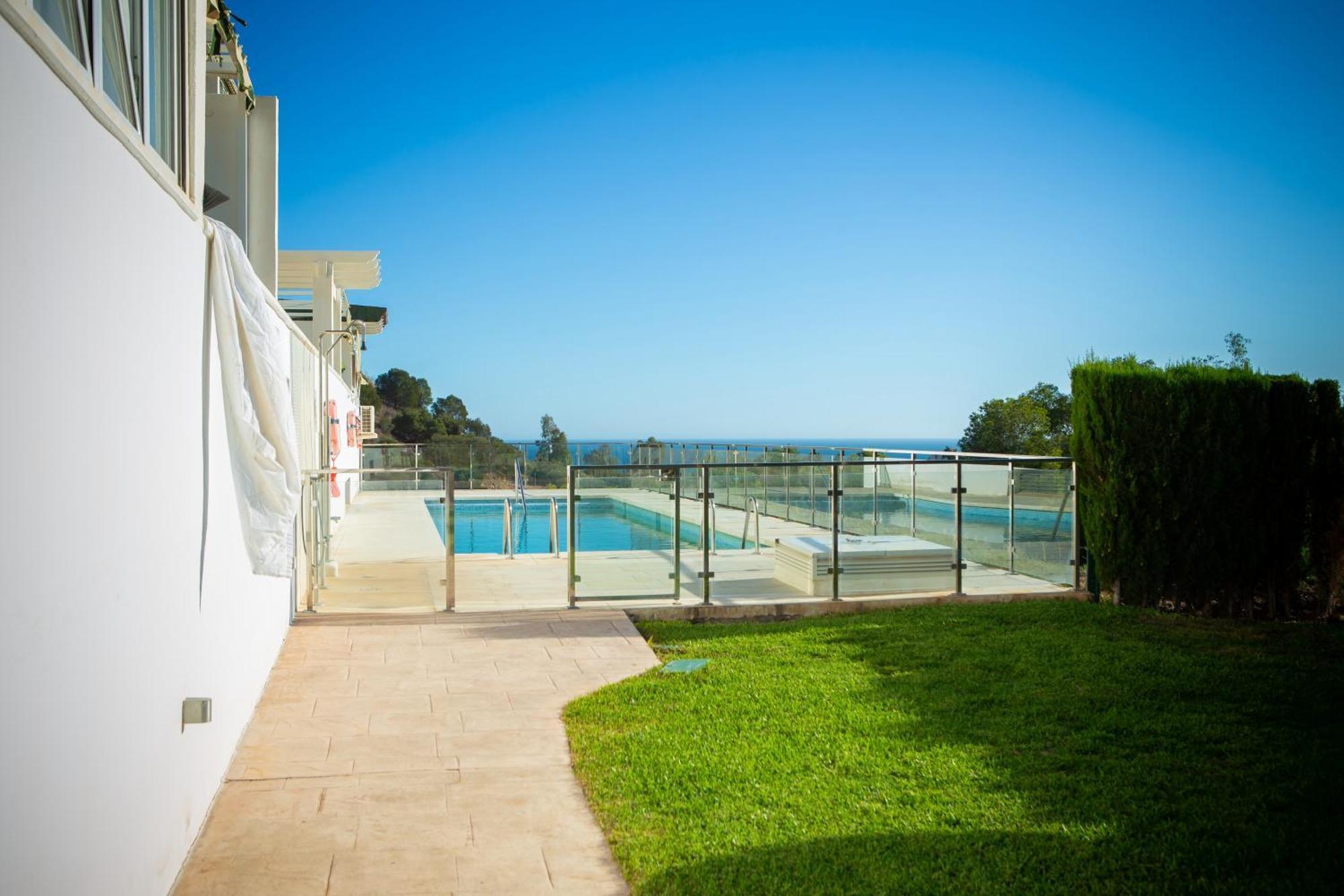 Benalhome - Tu Hogar Con Terraza Y Ducha Exterior Benalmádena Exterior photo