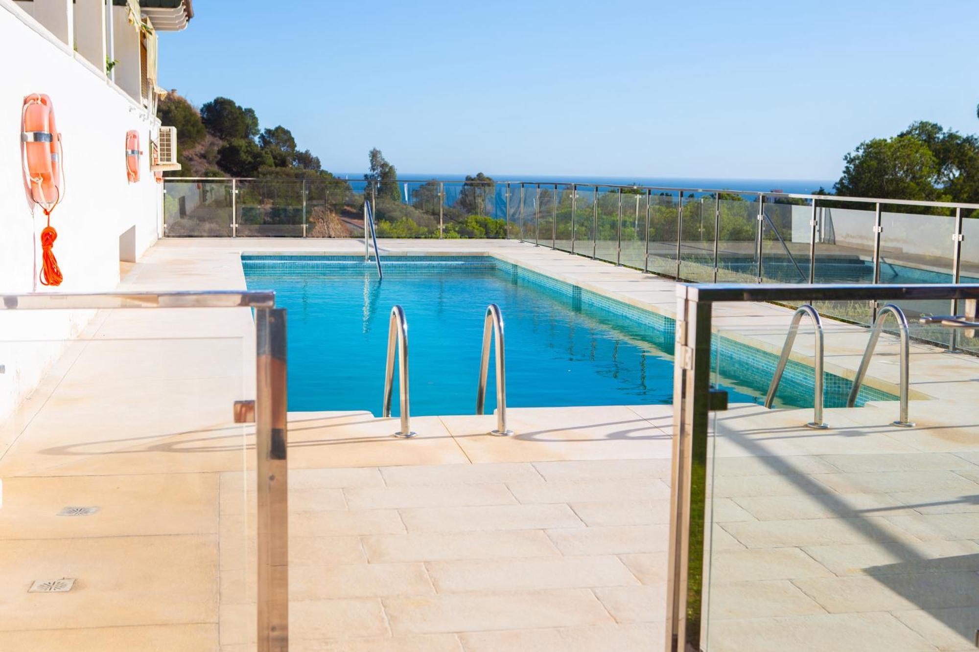 Benalhome - Tu Hogar Con Terraza Y Ducha Exterior Benalmádena Exterior photo
